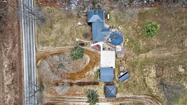 $299,900 | 3465 East Bacon Road, Hillsdale, MI 49242