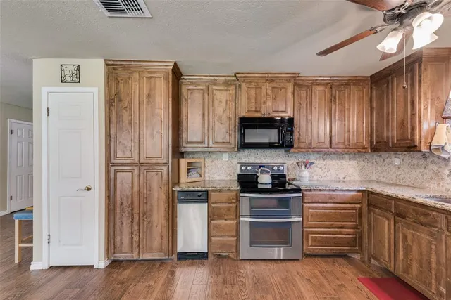 $525,000 | 215 Surveyors Road, Krugerville, TX 76227