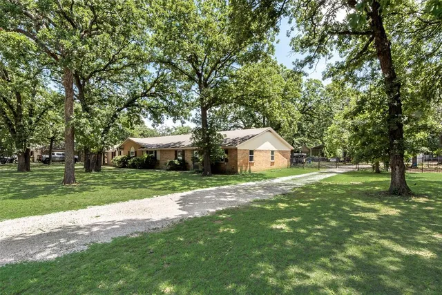 $525,000 | 215 Surveyors Road, Krugerville, TX 76227