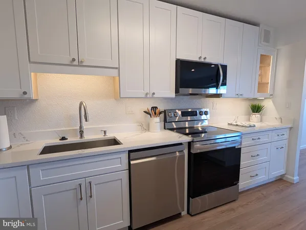 $435,000 | 8340 Greensboro Drive, Unit 509, McLean, VA 22102