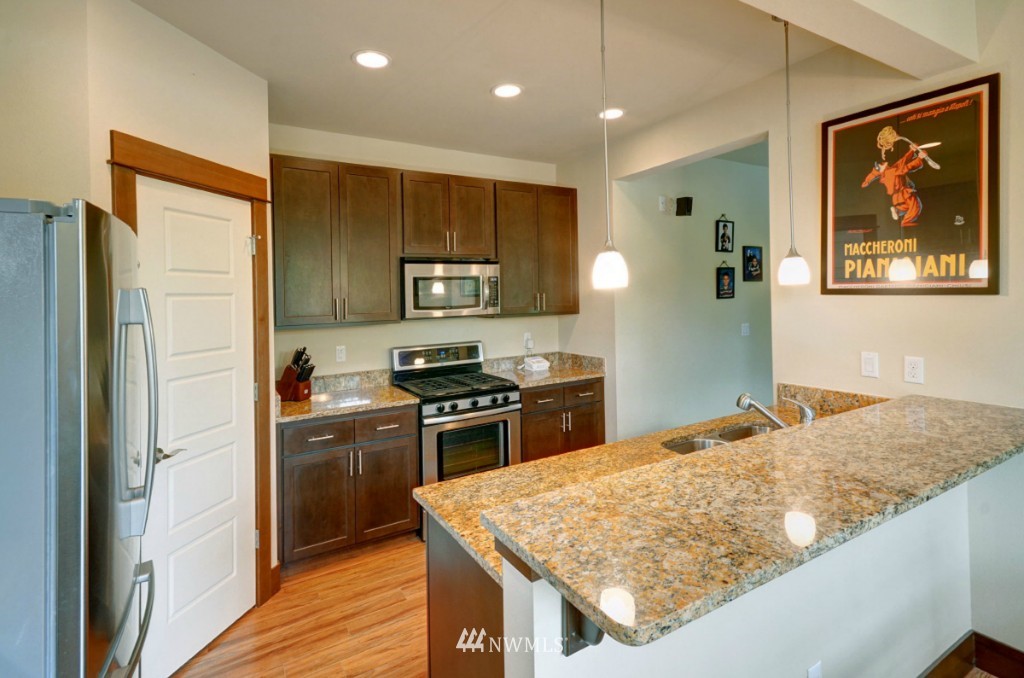 427 203rd Place Southeast Bothell, WA 98012 - Photo 11 of 24