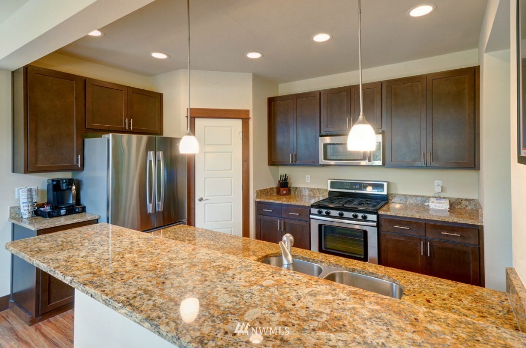 427 203rd Place Southeast Bothell, WA 98012 - Photo 12 of 24