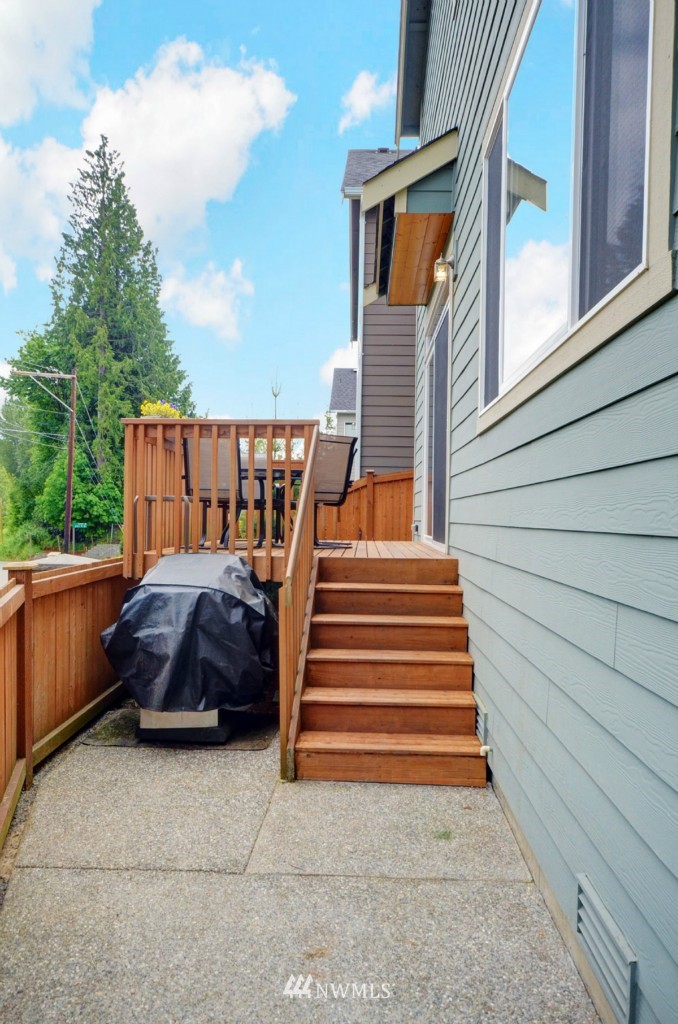 427 203rd Place Southeast Bothell, WA 98012 - Photo 23 of 24