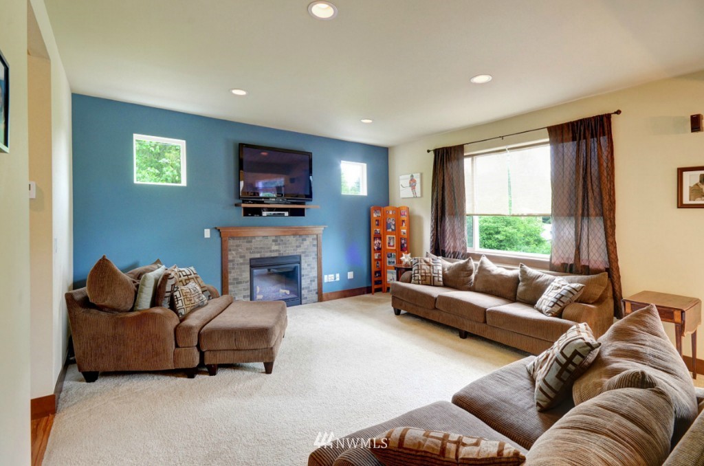 427 203rd Place Southeast Bothell, WA 98012 - Photo 6 of 24