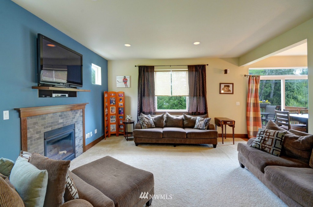 427 203rd Place Southeast Bothell, WA 98012 - Photo 7 of 24