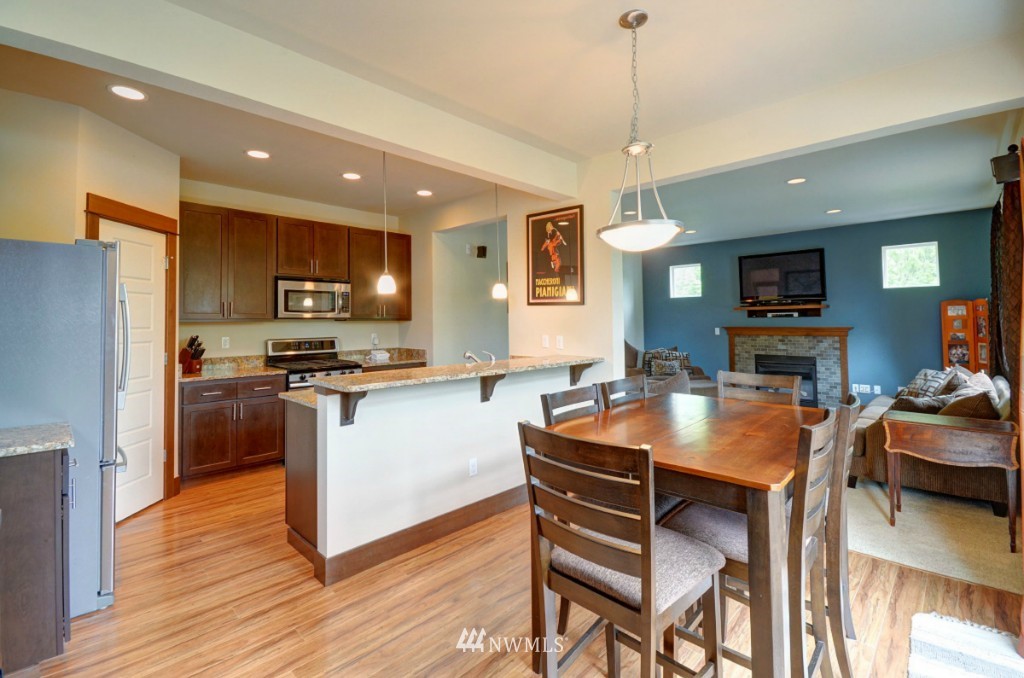 427 203rd Place Southeast Bothell, WA 98012 - Photo 9 of 24