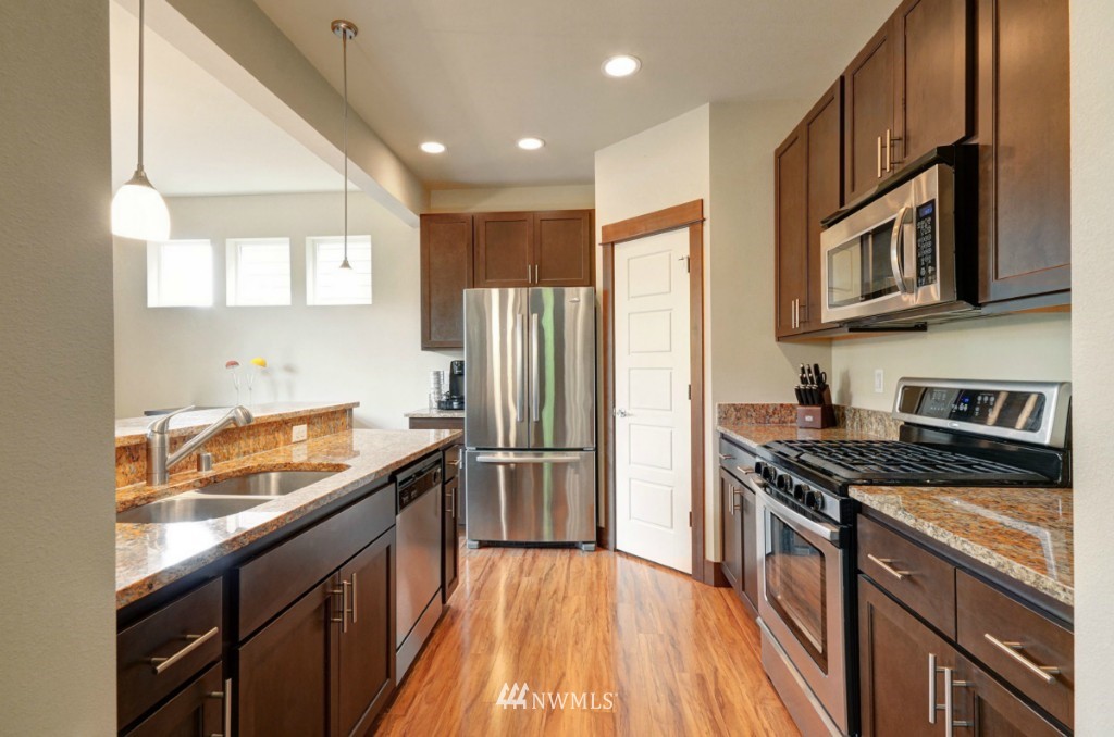 427 203rd Place Southeast Bothell, WA 98012 - Photo 10 of 24