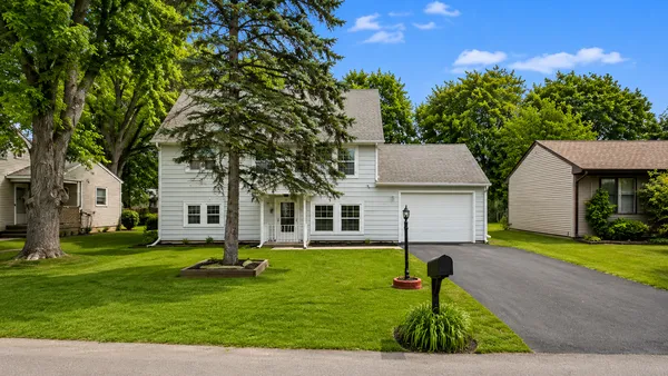 $300,000 | 1716 Rogers Avenue, McHenry, IL 60050