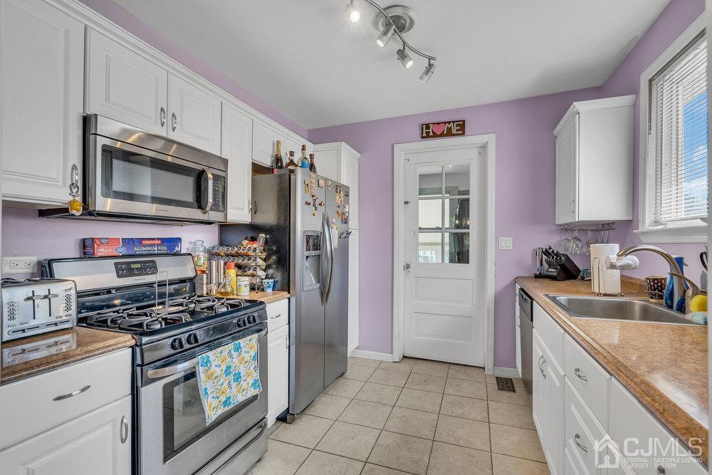 1690 Holly Road North Brunswick, NJ 08902 - Photo 13 of 20 Gallery Image 13