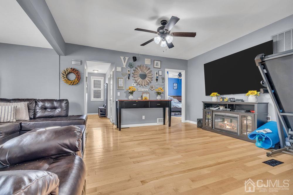 1690 Holly Road North Brunswick, NJ 08902 - Photo 5 of 20 Gallery Image 5