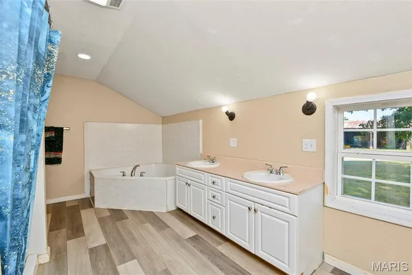 $965,000 | 1477 Bell Ford Road, Marshfield, MO 65706