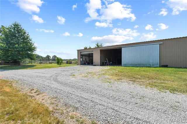 $965,000 | 1477 Bell Ford Road, Marshfield, MO 65706