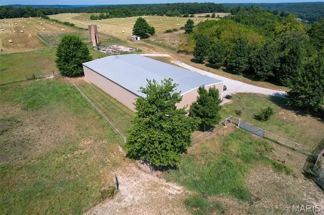 $965,000 | 1477 Bell Ford Road, Marshfield, MO 65706