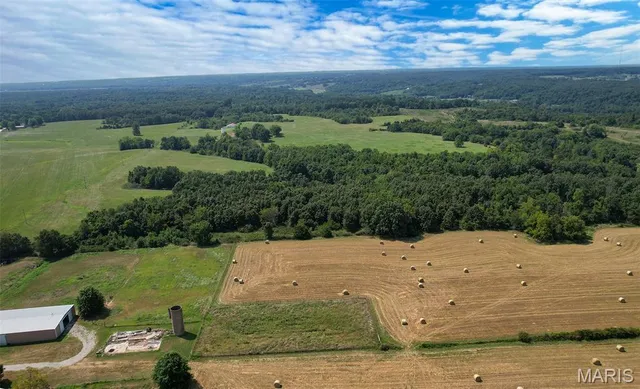 $965,000 | 1477 Bell Ford Road, Marshfield, MO 65706