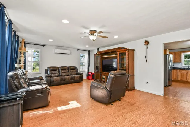 $965,000 | 1477 Bell Ford Road, Marshfield, MO 65706