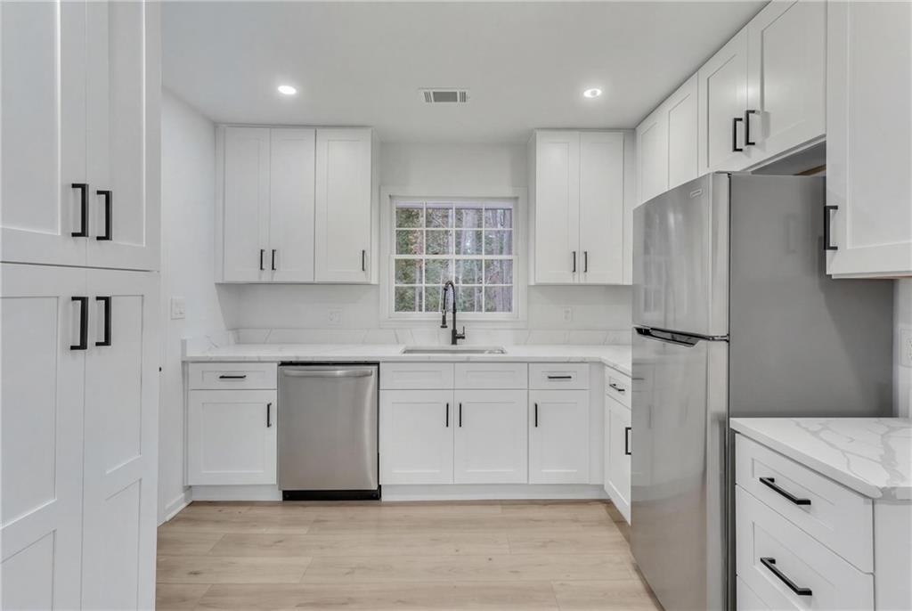 3296 Columbia Woods Drive Decatur, GA 30032 - Photo 8 of 43