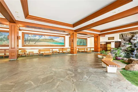 $680,000 | 201 ʻŌhua Avenue, Unit MAUKA 1706, Honolulu, HI 96815