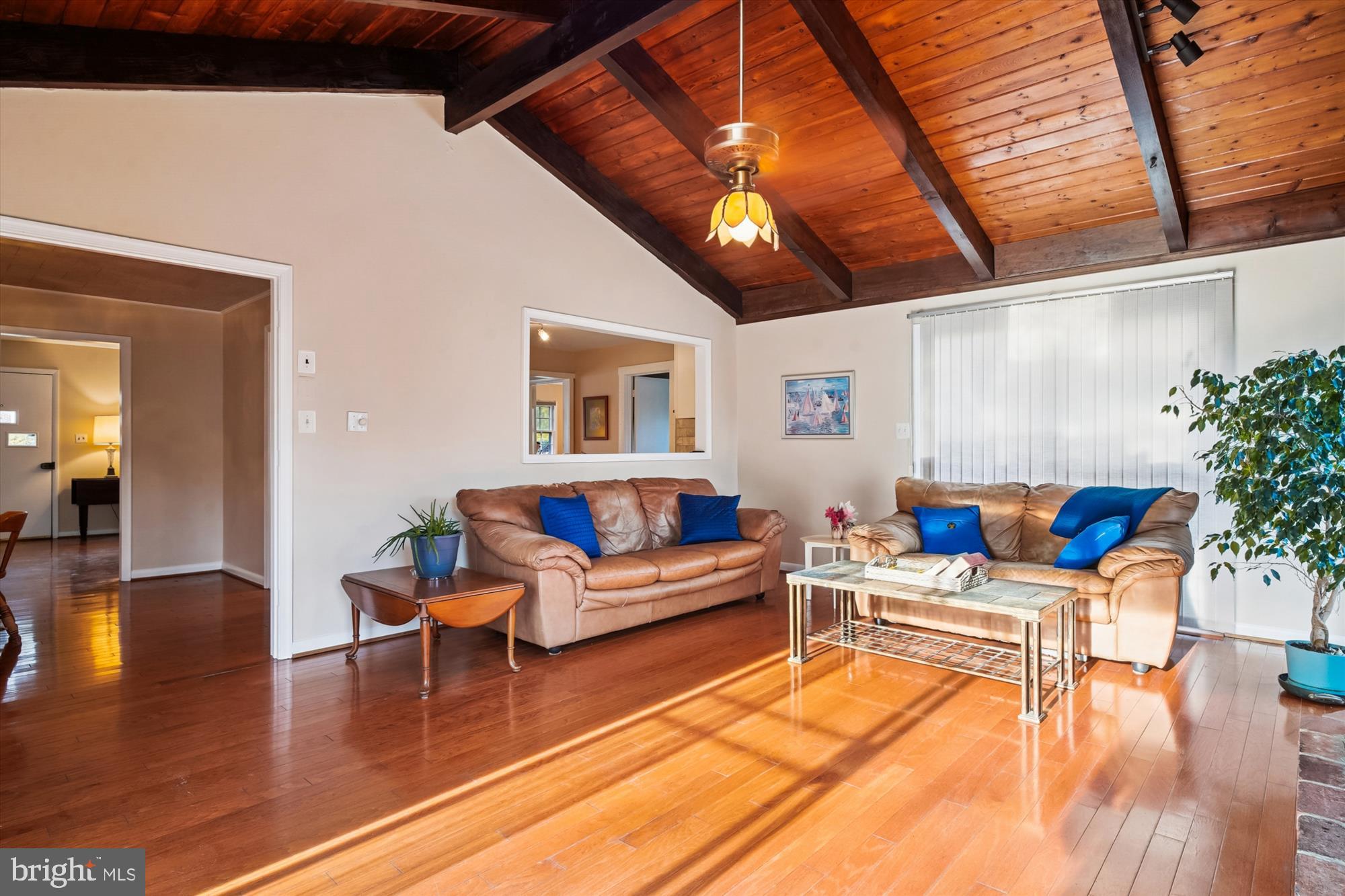 2845 Carrollton Road Annapolis, MD 21403 - Photo 9 of 47 a living room with furniture and a potted plant