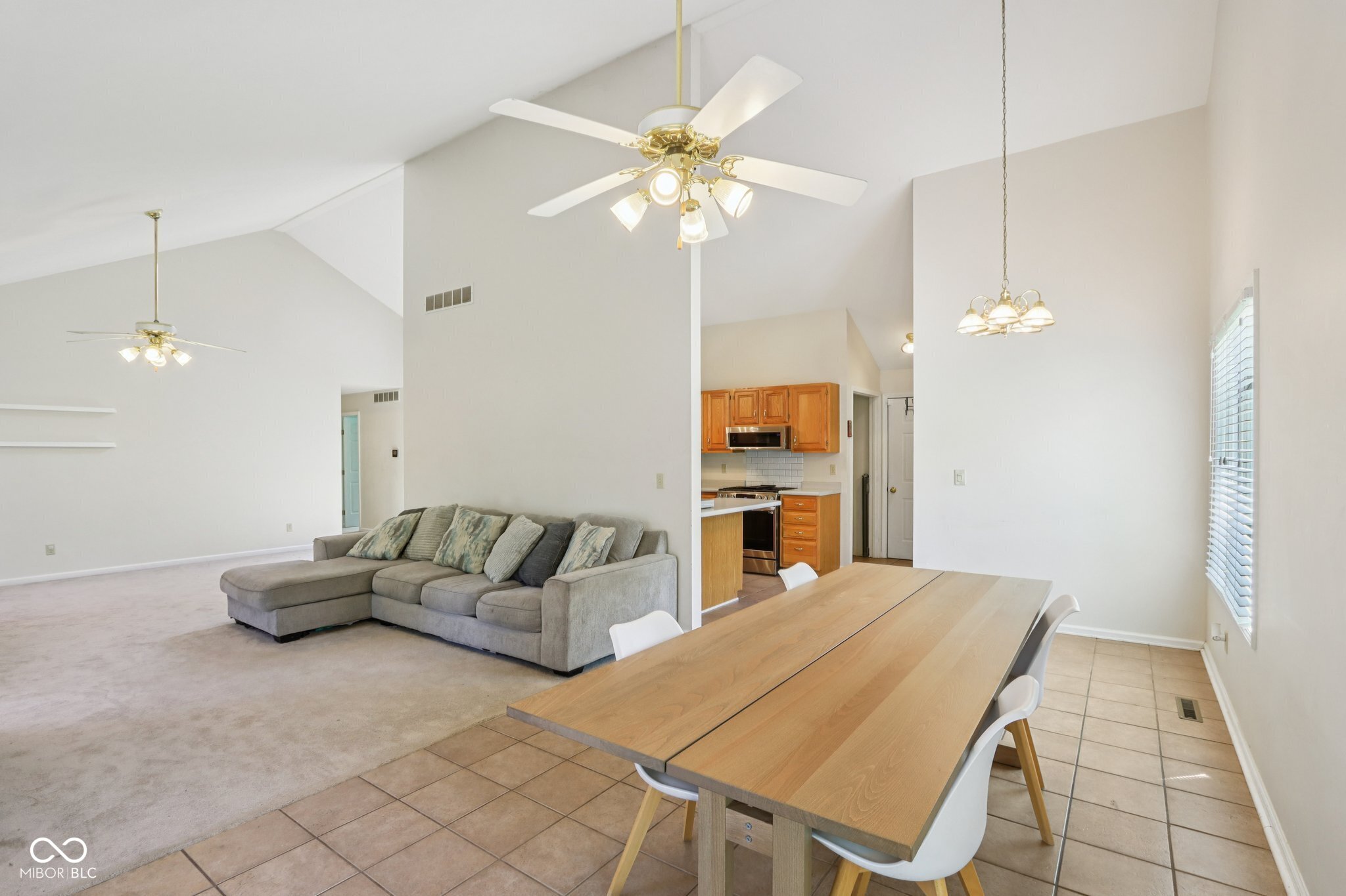 430 Oakbrook Drive Columbus, IN 47201 - Photo 12 of 51