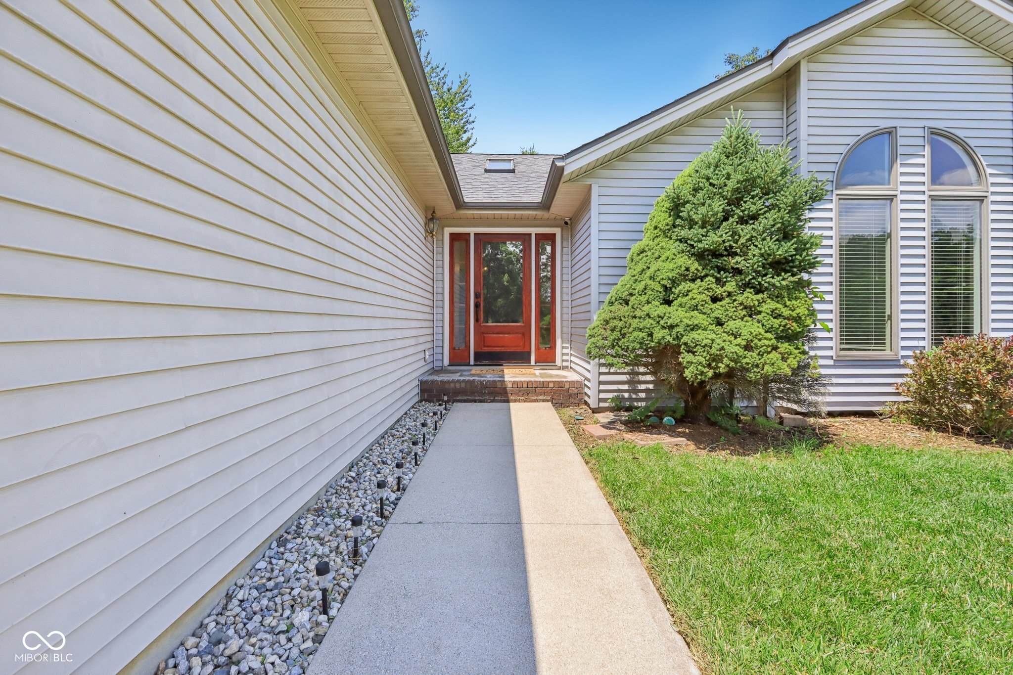 430 Oakbrook Drive Columbus, IN 47201 - Photo 6 of 51