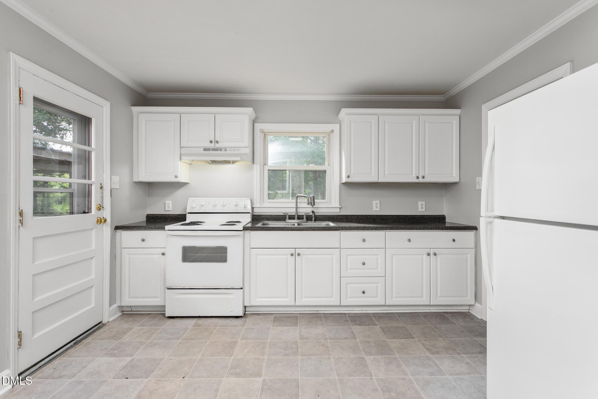 264 Dixon Road Graham, NC 27253 - Photo 7 of 26 264 Dixon Road-9