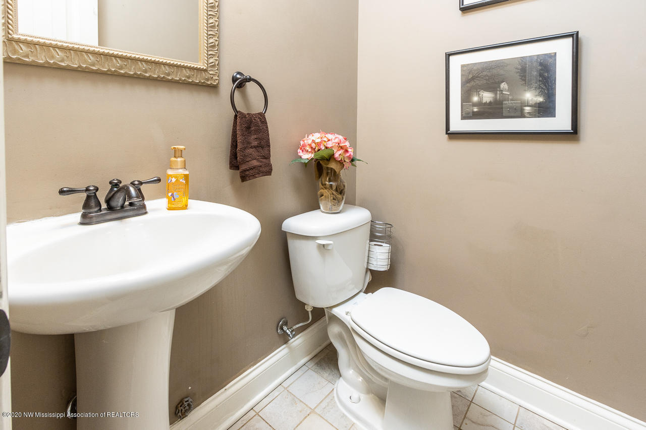 14525 Leavell Road Byhalia, MS 38611 - Photo 20 of 38 Half Bath Down Stairs