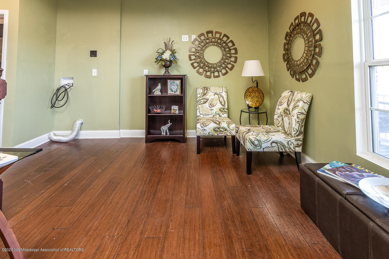 14525 Leavell Road Byhalia, MS 38611 - Photo 21 of 38 Loft Sitting Area 2nd Laundry Hookup