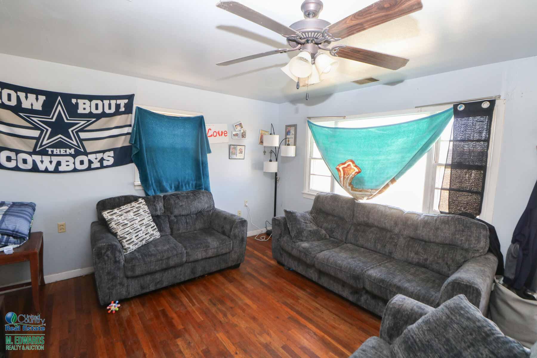 709 West Ross Street Floydada, TX 79235 - Photo 5 of 10 Ross-5