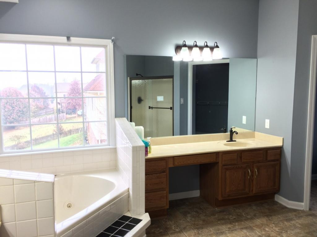 248 Union Church Road Jonesborough, TN 37659 - Photo 22 of 36 Master bathroom2