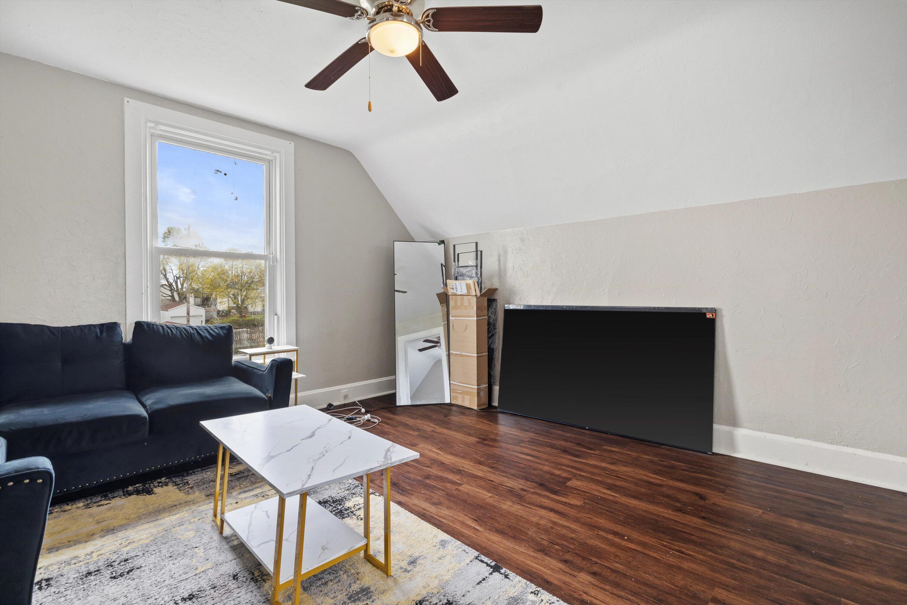 1220 North Wisconsin Street Racine, WI 53402 - Photo 12 of 24 Upper