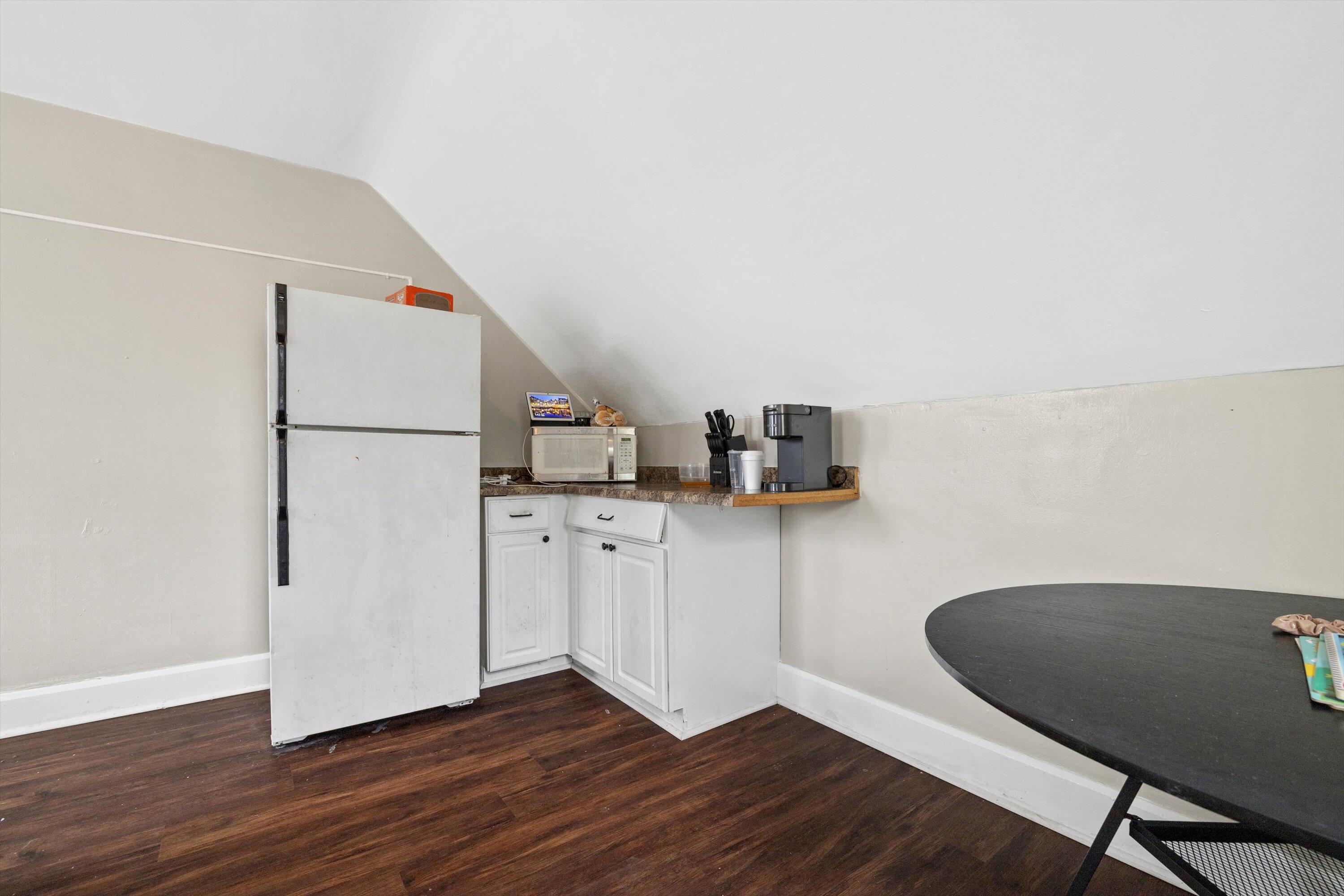 1220 North Wisconsin Street Racine, WI 53402 - Photo 18 of 24 Upper Kitchen