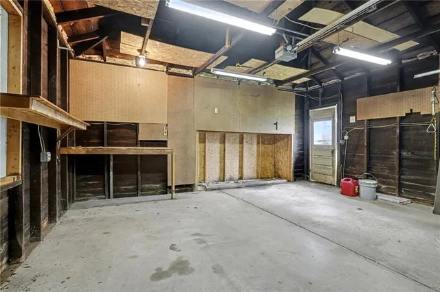 $155,000 | 142 East Garfield Avenue, New Castle, PA 16105