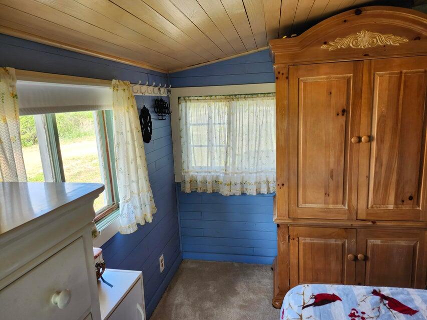 258 Briar Road DeFuniak Springs, FL 32433 - Photo 13 of 25 a bathroom with a tub and shower