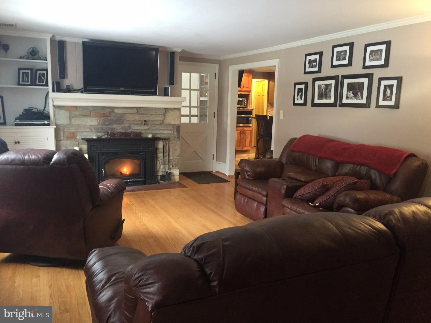 460 Smokepipe Road Souderton, PA 18964 - Photo 7 of 9 Living Room