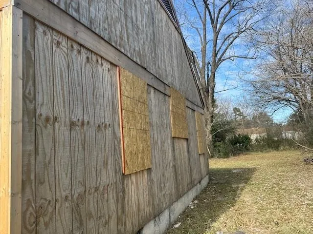 a view of a pathway of a house