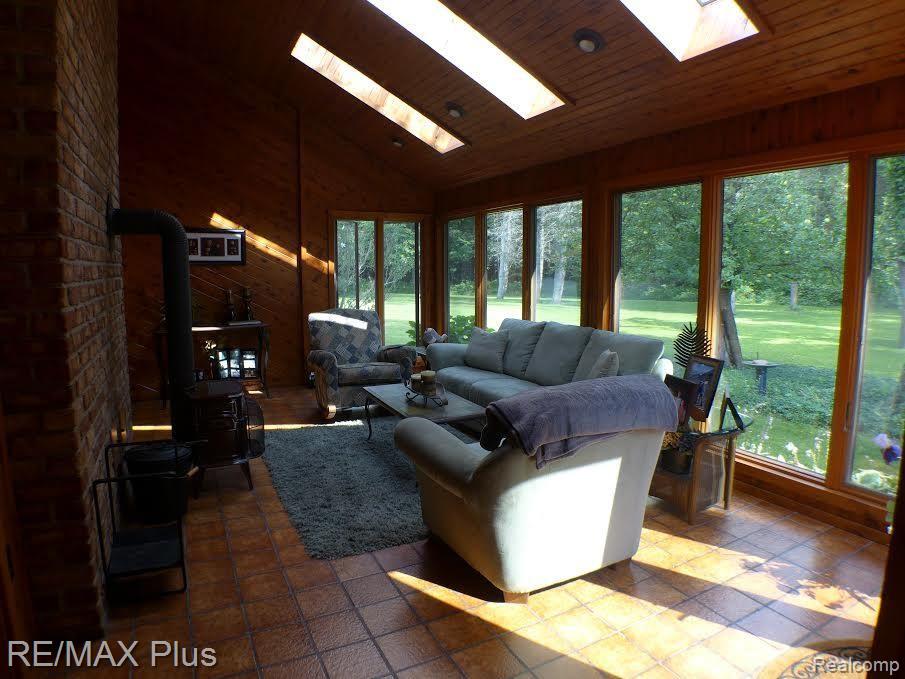 315 West Hunt Road Mayville, MI 48744 - Photo 8 of 28 315 Hunt - 6.jpg