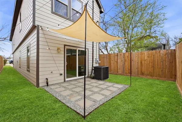$2,000 | 317 South 3rd Street, La Porte, TX 77571
