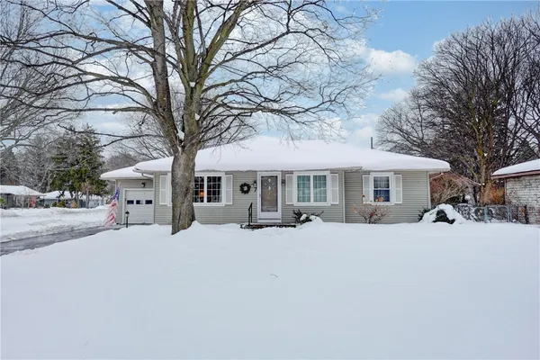 $260,000 | 7 Allwood Drive, Irondequoit, NY 14617