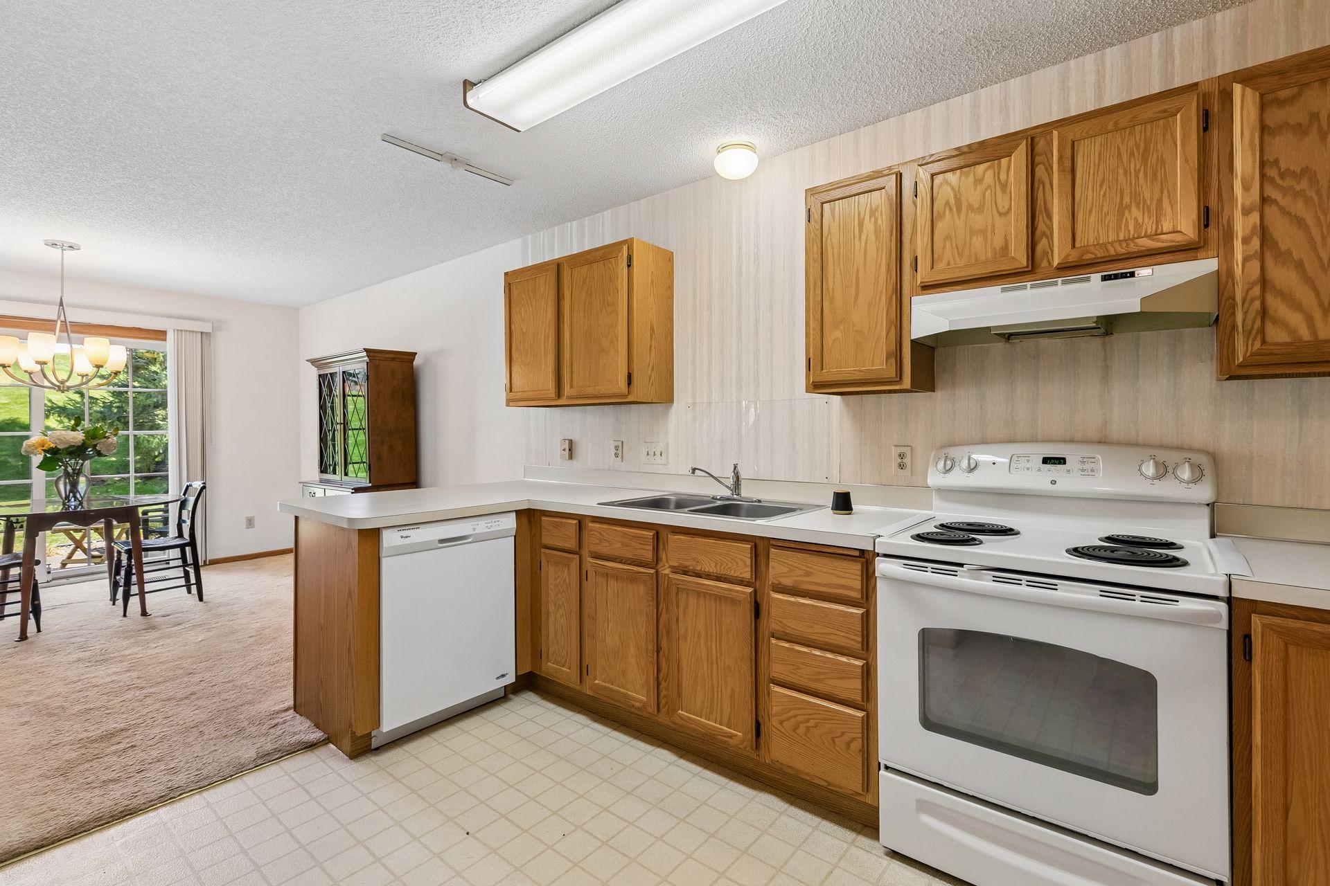 12750 Edgewater Path Apple Valley, MN 55124 - Photo 14 of 37