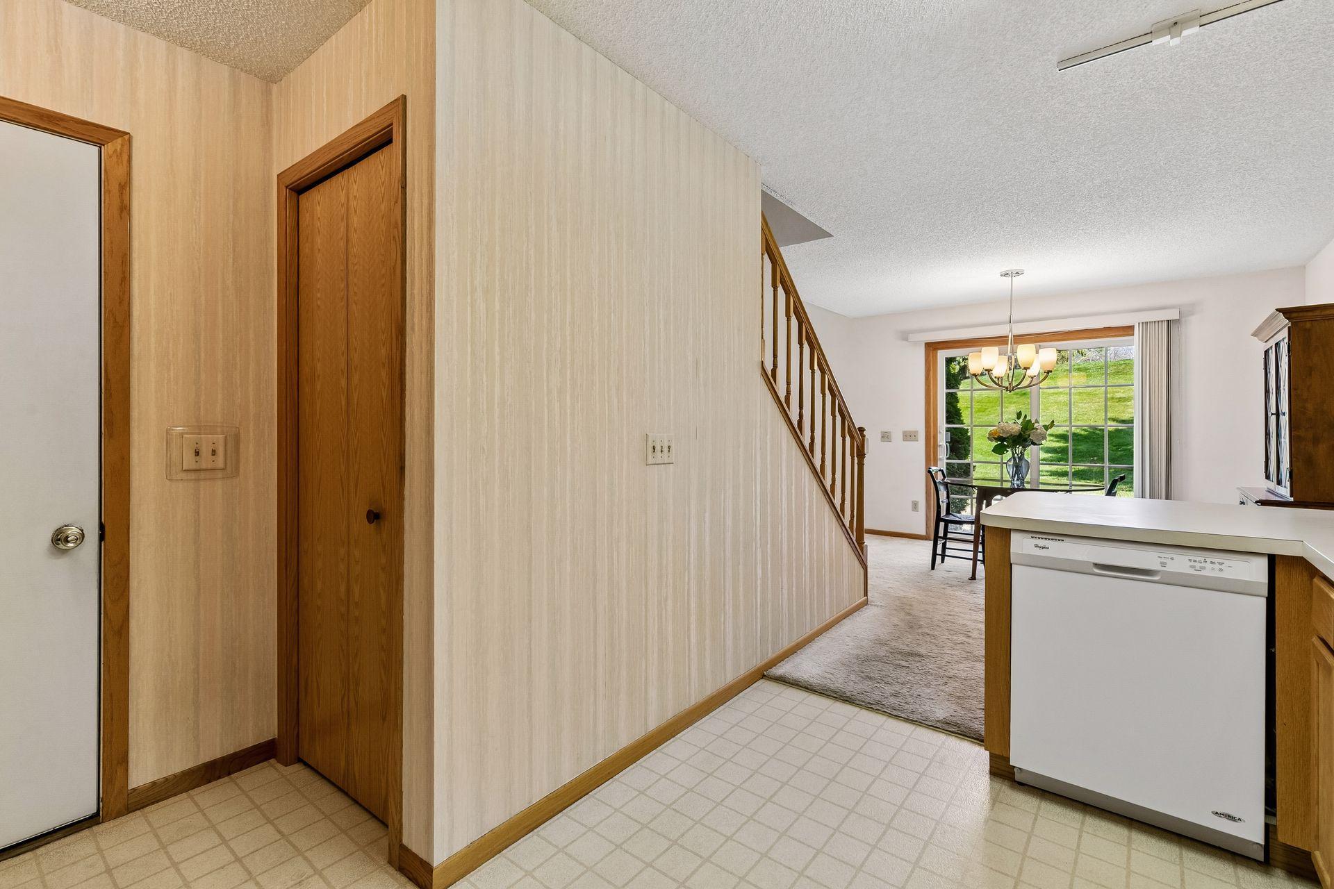 12750 Edgewater Path Apple Valley, MN 55124 - Photo 15 of 37