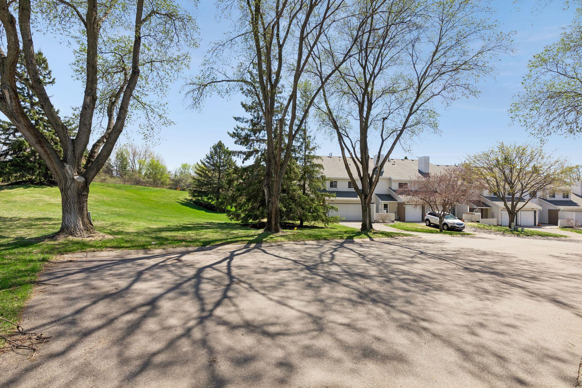 12750 Edgewater Path Apple Valley, MN 55124 - Photo 24 of 37