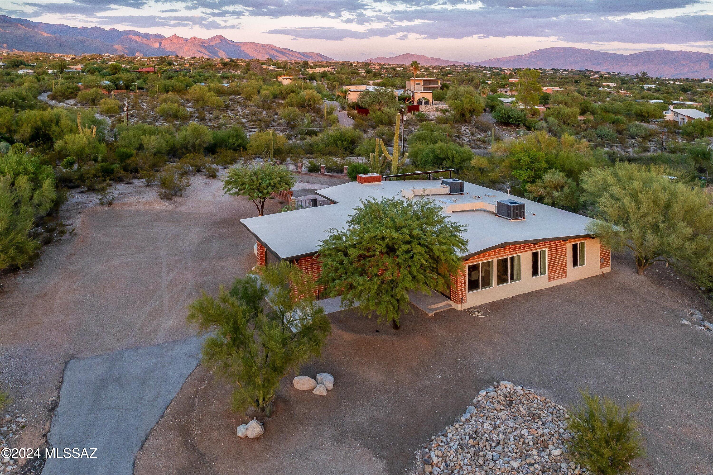 4270 North Swan Road Tucson, AZ 85718 - Photo 36 of 42