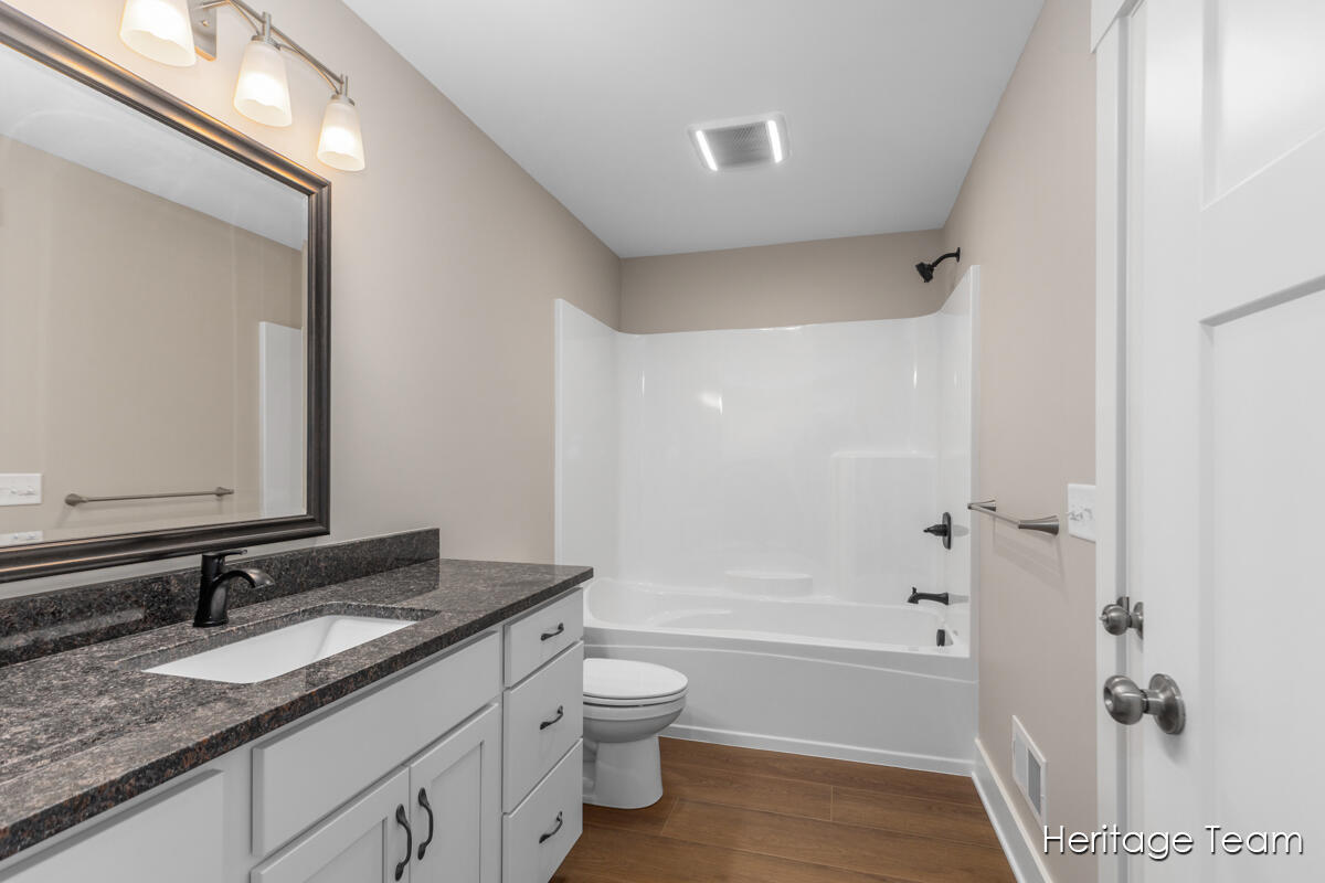 910 Apple Ridge Allegan, MI 49010 - Photo 16 of 36 IMG_1012
