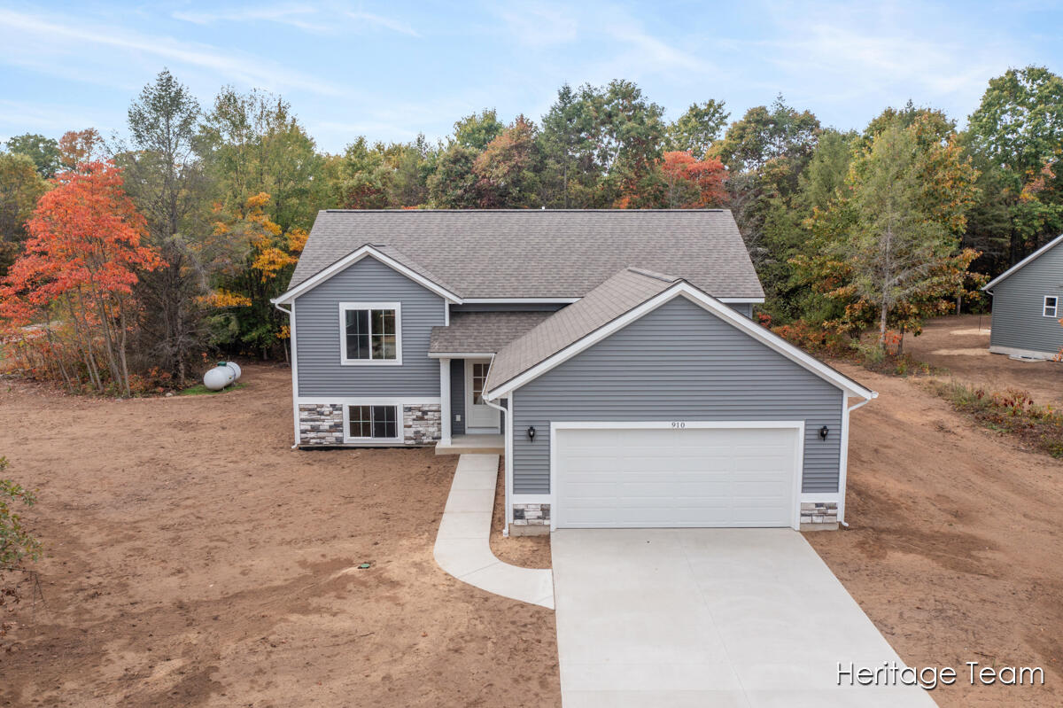 910 Apple Ridge Allegan, MI 49010 - Photo 24 of 36 IMG_1020