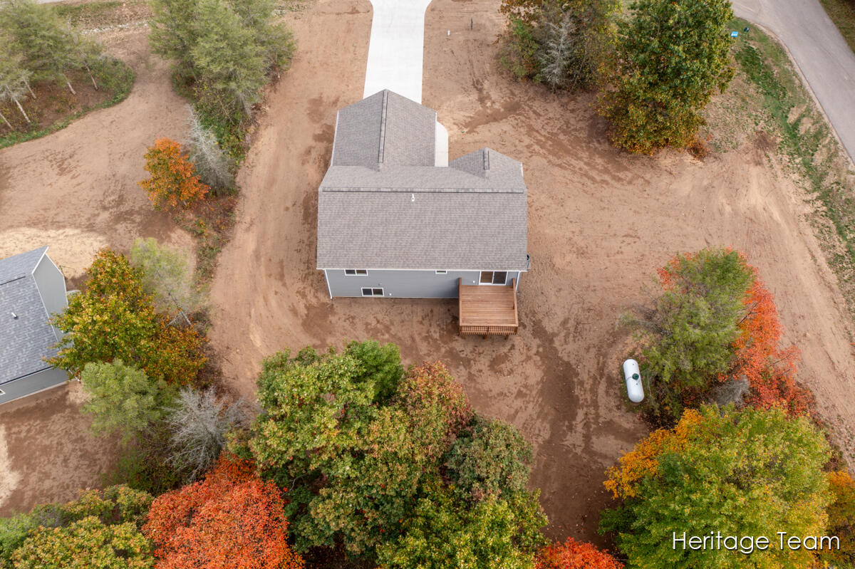 910 Apple Ridge Allegan, MI 49010 - Photo 28 of 36 IMG_1025