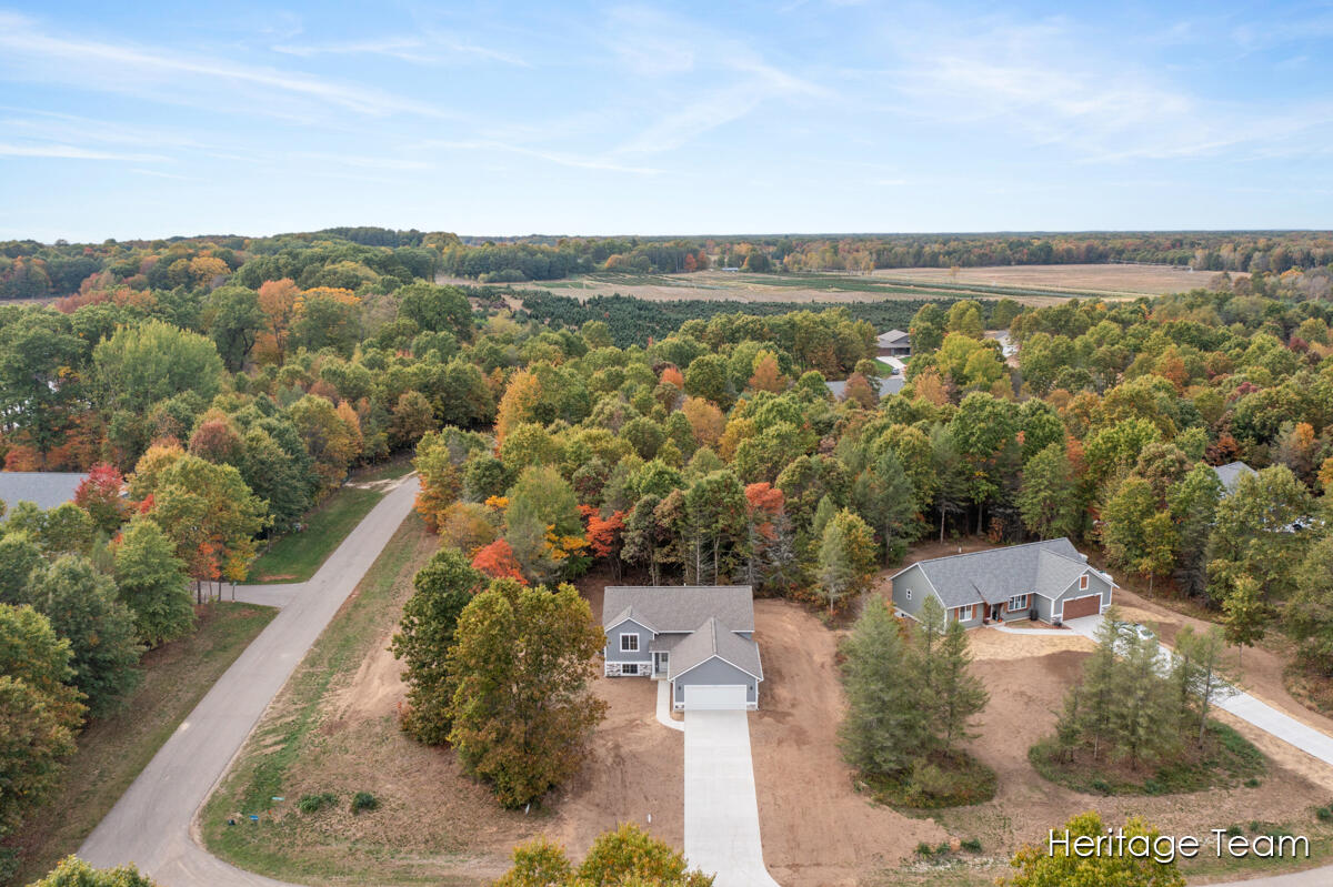 910 Apple Ridge Allegan, MI 49010 - Photo 29 of 36 IMG_1026