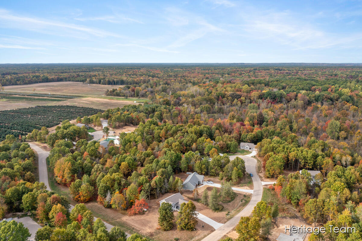 910 Apple Ridge Allegan, MI 49010 - Photo 30 of 36 IMG_1027