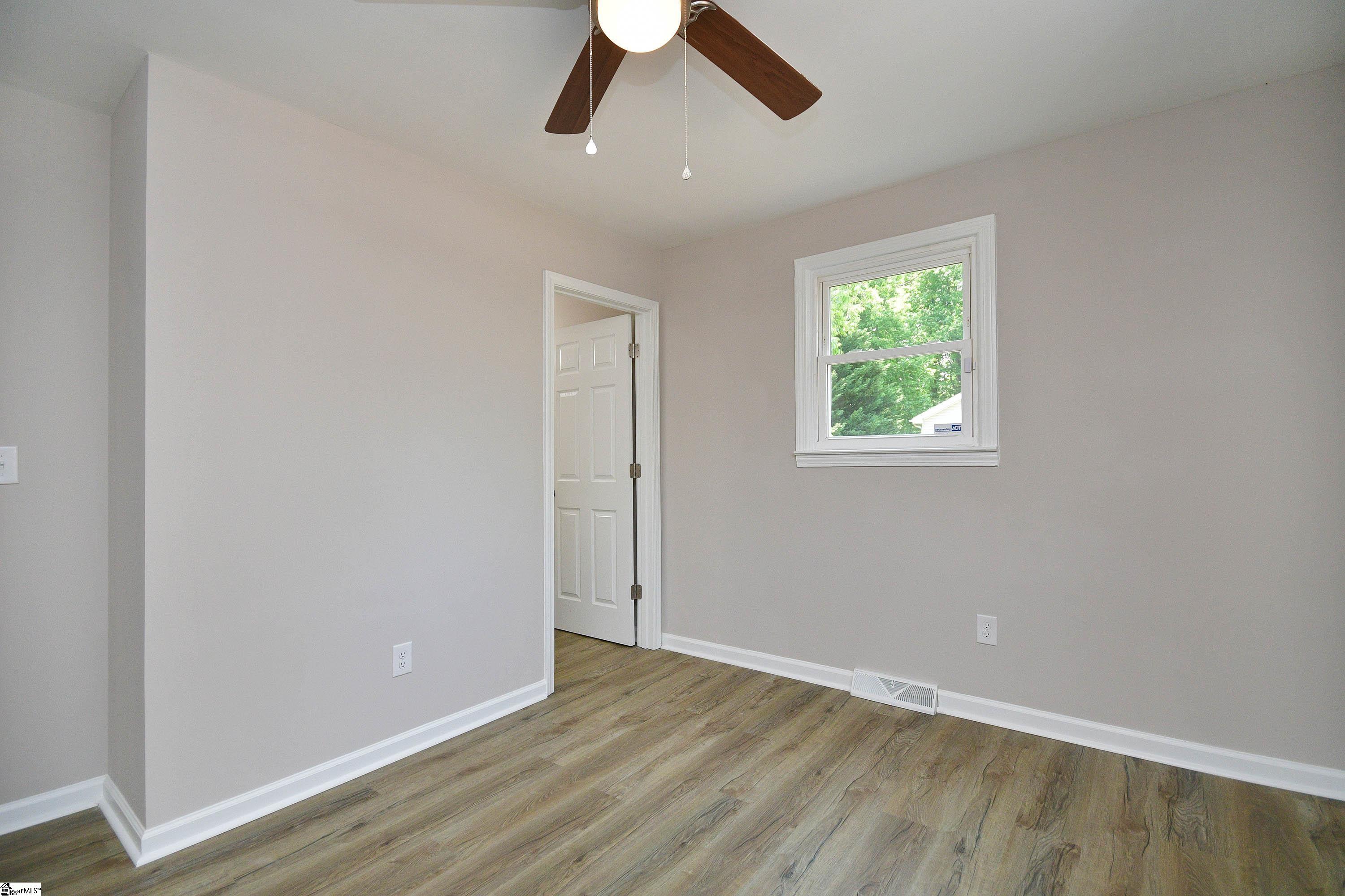 6100 Old Buncombe Road Greenville, SC 29609 - Photo 13 of 32 Gallery Image 13