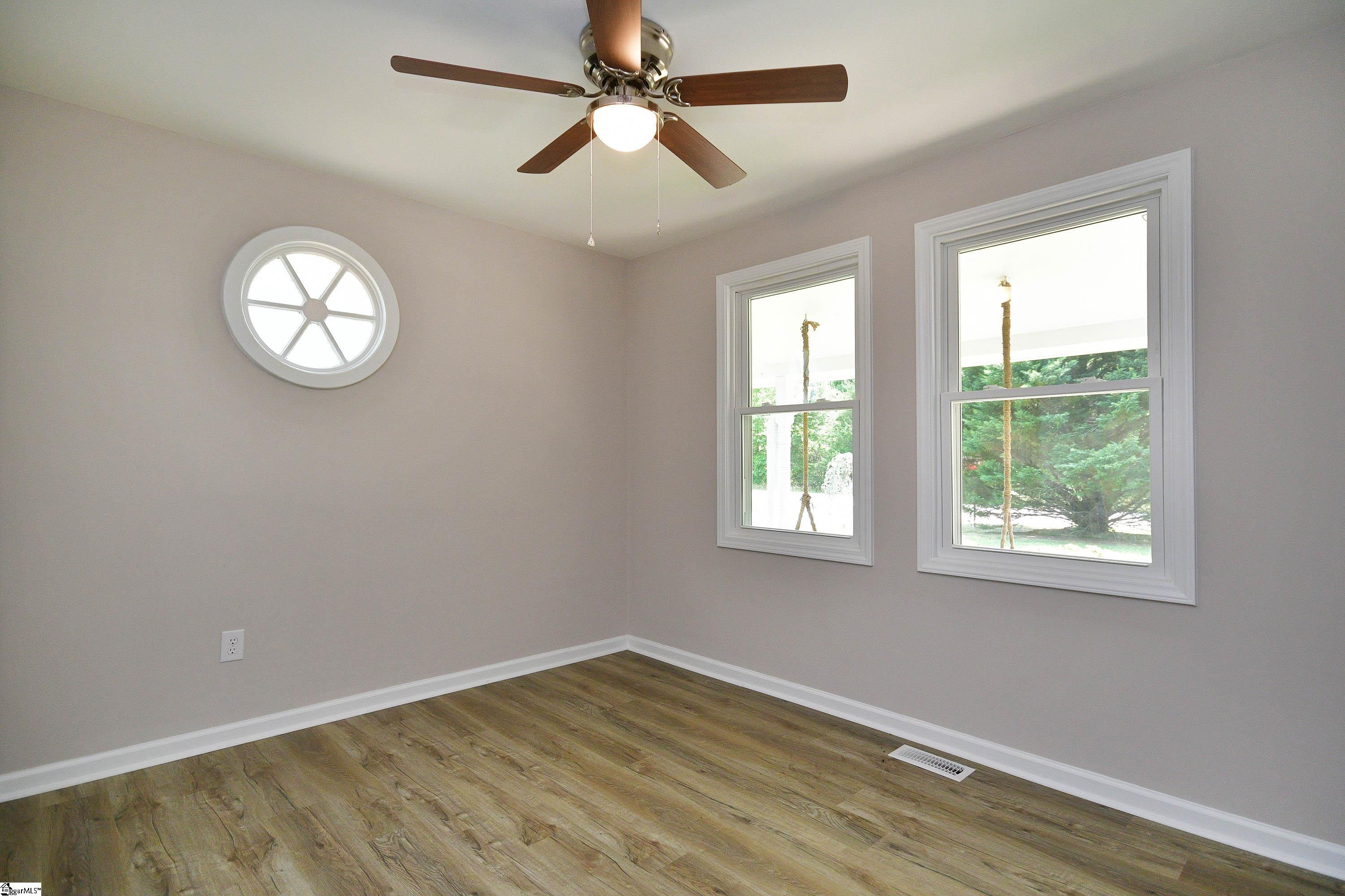 6100 Old Buncombe Road Greenville, SC 29609 - Photo 5 of 32 Gallery Image 5