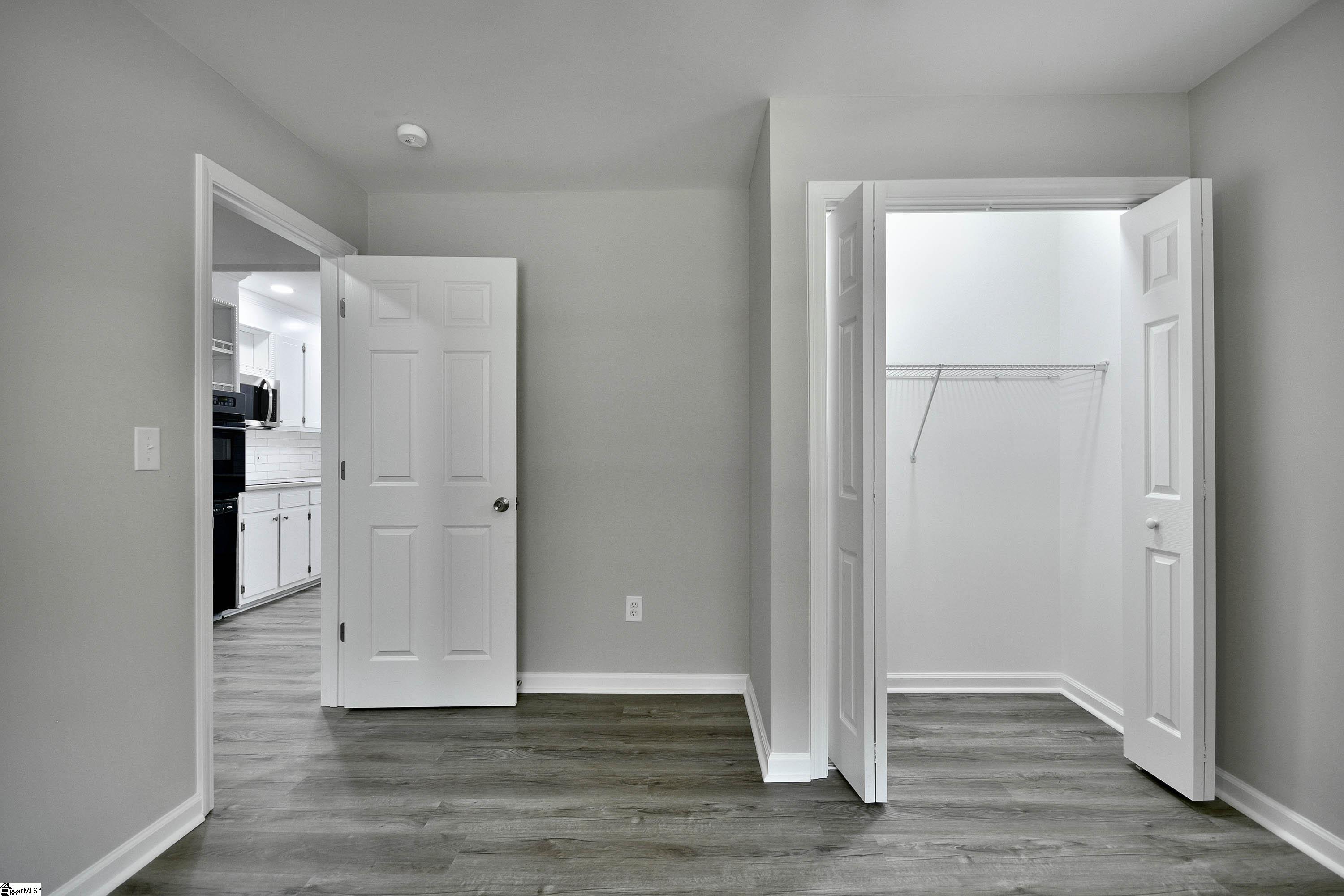 6100 Old Buncombe Road Greenville, SC 29609 - Photo 7 of 32 Gallery Image 7